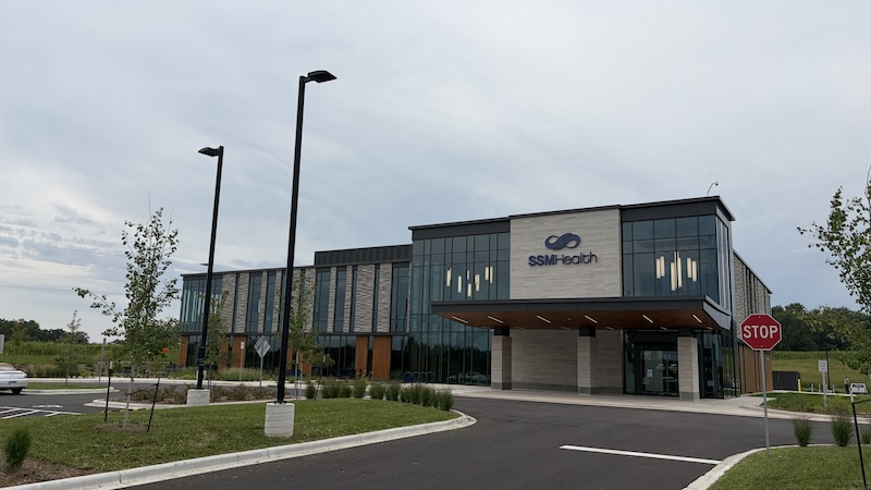 SSM Health cuts ribbon on outpatient center in Verona
